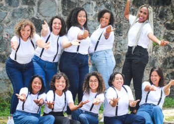 Mulheres na cena da comédia, despedida de temporada e palhaçaria na semana do Teatro Gamboa