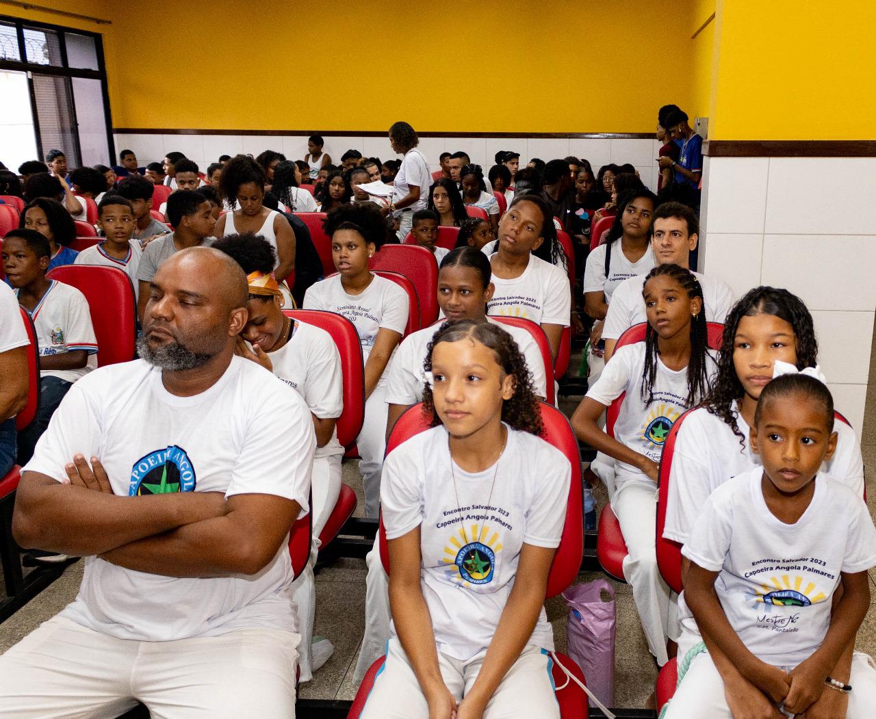 Projeto de inclusão da capoeira nas escolas depende de parcerias para se expandir pela Bahia