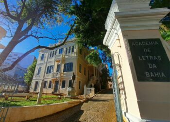 Academia de Letras da Bahia completa 108 anos e empossa nova diretoria