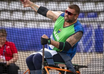 GP de Dubai: André Rocha conquista ouro no lançamento de peso