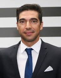 Abel Ferreira é eleito 13º melhor técnico do mundo por revista inglesa