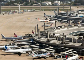 Movimento nos aeroportos brasileiros cresce 10% em 2025