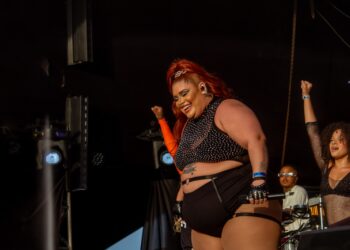 Aila Menezes e Quabales fazem ressaca do Carnaval neste sábado (24) no Pelourinho