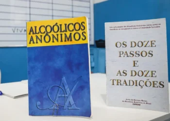 Alcoólicos Anônimos, que faz 90 anos, tem maior participação feminina