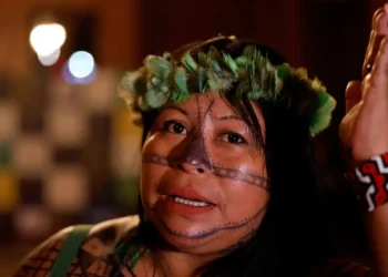 Mercado de carbono ameaça vida indígena, diz Alessandra Munduruku