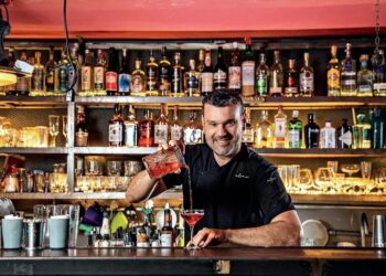 Referência nacional em mixologia, Alex Mesquita se une a Kaywa Hilton em Guest Bartender no Purgatório