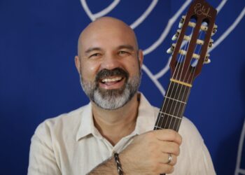 Alexandre Leão faz show no Sesi Casa Branca no dia da Lavagem do Bonfim