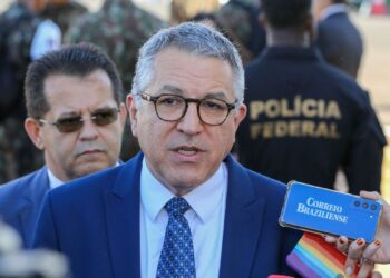 Padilha diz que governo tem compromisso para pagamento de emendas
