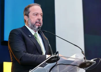 “Fase quase final”, diz ministro sobre licença para margem equatorial