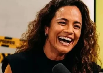 Alice Braga critica contratação de influenciadores na TV: “Fico revoltada”
