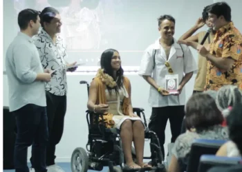 Indígena cadeirante usa arte para mobilizar periferia em Pernambuco