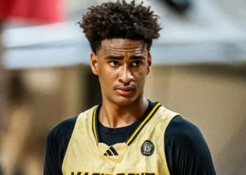 Filho de ex-astro da NBA, Alijah Arenas está em coma após acidente grave em Los Angeles