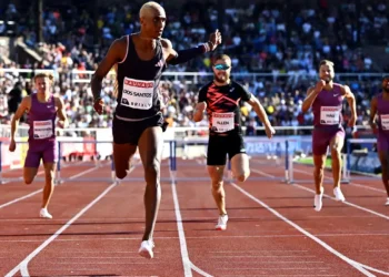 Alison dos Santos vence com sobra nos 400 m com barreiras na Suécia