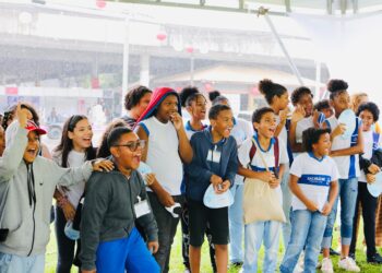 Alunos da rede municipal de ensino visitam 16º Festival de Cultura Japonesa