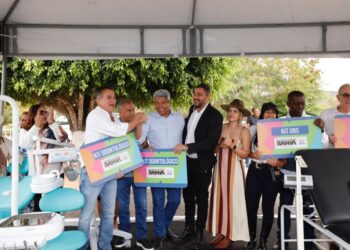 Em Ibiquera, governador entrega equipamentos para a saúde e participa de tradicional vaquejada