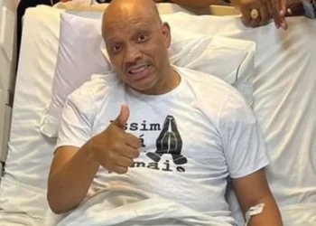 Anderson Leonardo, do Molejo, emociona colegas de banda com pedido em hospital