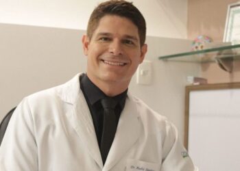 Casos de inflamações auditivas podem aumentar cerca de 70% no verão