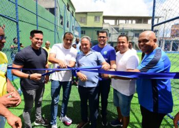 Salvador chega a 73 campos com grama sintética após inauguração de arena esportiva em Sete de Abril
