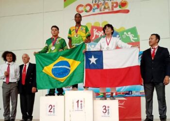 Atletas baianos apoiados pela Bracell ganham medalhas em competição de karatê no Chile