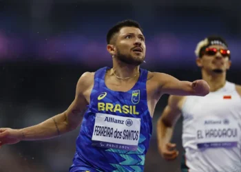 Atletismo leva mais 2 ouros com Petrúcio Ferreira e Ricardo Mendonça