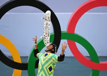 Skate e malabares no pódio: Augusto Akio é bronze no Skate Park