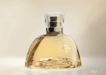 Campanha de Natura Aura Alba convida mulheres a viverem sua exuberância