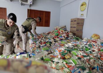 PMBA entrega quatro toneladas de alimentos arrecadados na Micareta de Feira ao Programa Bahia Sem Fome