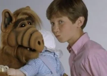 Morre Benji Gregory, que viveu o melhor amigo de ‘Alf, o ETeimoso’, aos 46 anos