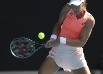 Bia Haddad vence fácil e vai à terceira rodada do Aberto da Austrália