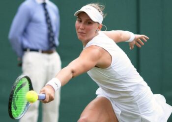 Bia Haddad supera nervosismo e vence estreia no Aberto da Austrália