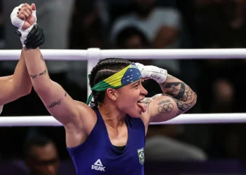 Tem baiana no pódio: Bia Ferreira garante ao menos o bronze em Paris