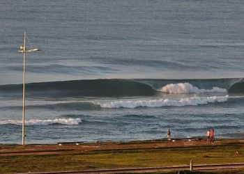 Boca do Rio: corpo mutilado é encontrado na praia