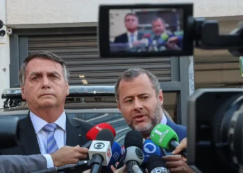 Defesa de Bolsonaro pede ao Supremo que passaporte seja devolvido