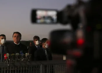 Fenaj: sem Bolsonaro, descredibilização da imprensa cai 91%