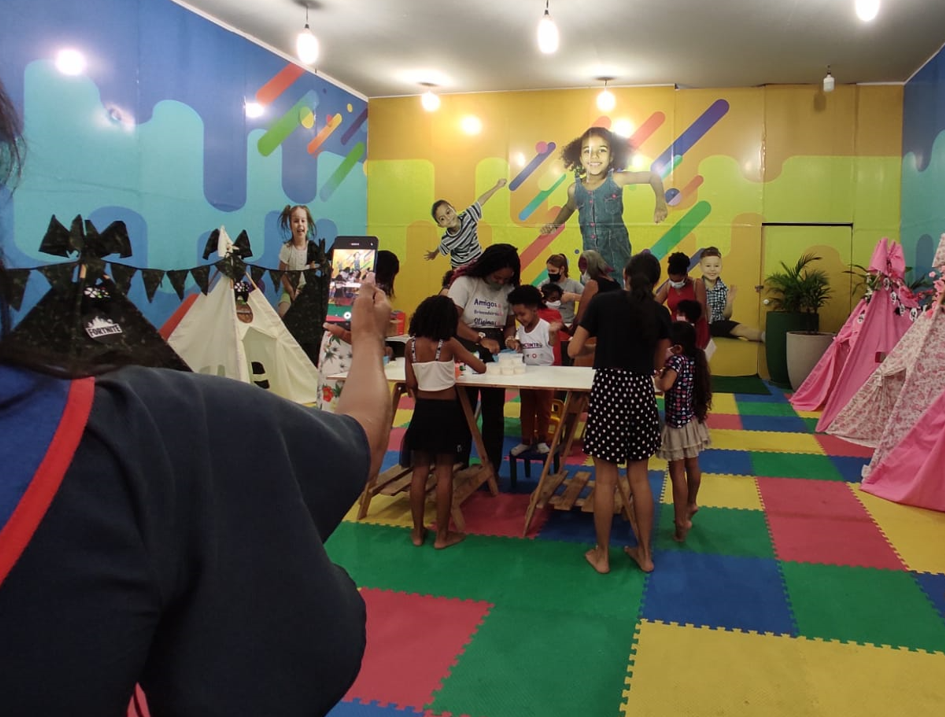 Pijamando comanda oficina de porta-lápis no Boulevard Shopping Camaçari neste domingo