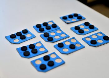 Cursos de audiodescrição e braille terão inscrições abertas a partir desta segunda-feira (26)