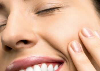 Brancorexia: entenda a obsessão por dentes brancos e os riscos à saúde bucal