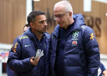 Comissão técnica da Seleção viaja para acompanhar atletas que atuam no Brasil