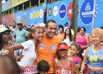 “É o Carnaval com maior participação popular da história da cidade”, afirma Bruno Reis