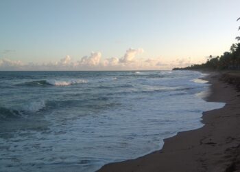 Mar engana com aparência calma no inverno e aumenta risco de afogamentos em Busca Vida