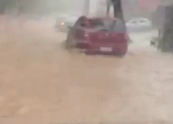 Salvador: forte chuva causa alagamentos na manhã desta quarta-feira