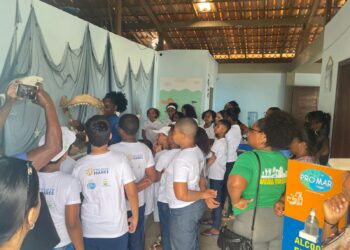 Projeto Mares celebra um ano do Centro de Interpretação Ambiental tendo estudantes de Vera Cruz como convidados