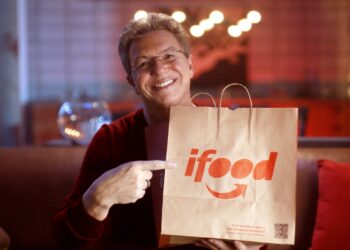 iFood inova e lança campanha inédita com Boninho