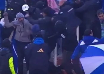 Campeonato Argentino tem partida suspensa por violência intensa nas arquibancadas