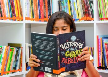 Estudantes de Dias D’Ávila recebem nova biblioteca do projeto Cantos de Leitura