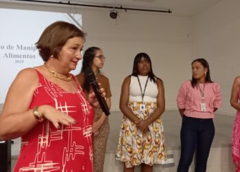 Capacitação reforça boas práticas de manipulação de alimentos nas escolas estaduais