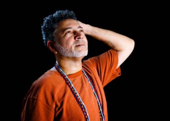 Carlos Barros leva “Gal Hoje” para Foyer Carmem Miranda, no Teatro SESC Casa do Comércio