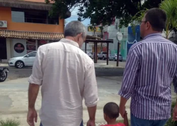 Casais homoafetivos ainda enfrentam preconceitos para adotar crianças