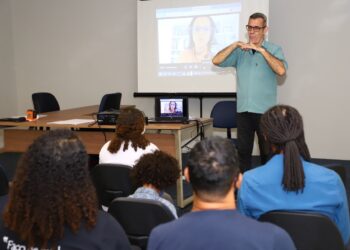 Prefeitura realiza seminário em celebração aos 23 anos da Lei de Libras