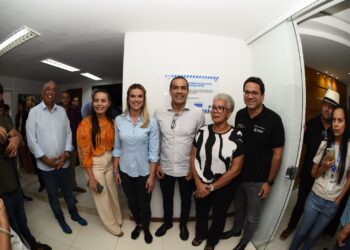 Prefeitura entrega Centro de Acolhimento ao Educador com psicólogos para cuidar da saúde mental de professores de Salvador
